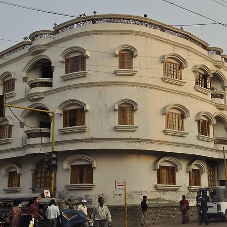 Hotel Pleasure Landmark Ujjain Extérieur photo