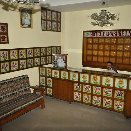Hotel Pleasure Landmark Ujjain Extérieur photo
